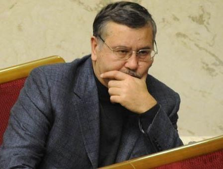 Гриценко сомневается в компетентности Саламатина, а Кузьмук пожелал ему удачи Гриценко сомневается в компетентности Саламатина, а Кузьмук пожелал ему удачи