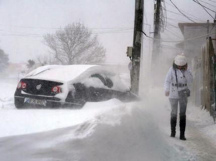 В Сербии непогода отрезала от цивилизации более 100 тысяч человек