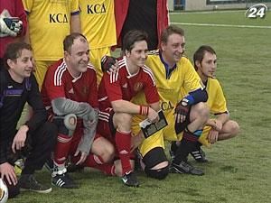 Звезды украинского шоу-бизнеса сошлись в поединке с литераторами Звезды украинского шоу-бизнеса сошлись в поединке с литераторами