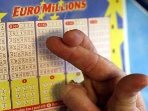 Супруги из Великобритании выиграли 45 миллион фунтов стерлингов Супруги из Великобритании выиграли 45 миллион фунтов стерлингов