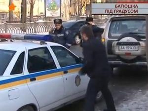 У Києві святий отець розгулював по дорозі і бив машину ДАІ (Відео)
