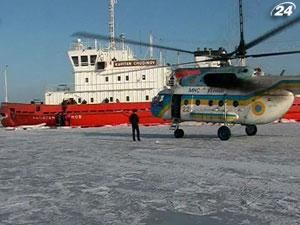 Крым: на кораблях закованных в лед, заканчиваются продовольствие и топливо