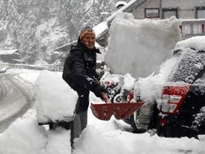 Негода заблокувала українців у Кавказьких горах Негода заблокувала українців у Кавказьких горах
