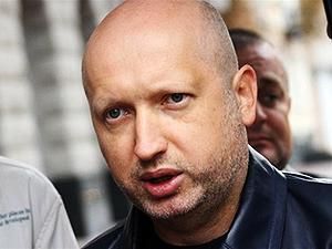 Турчинов прибыл в суд к Луценко говорить о стаже Приступлюка