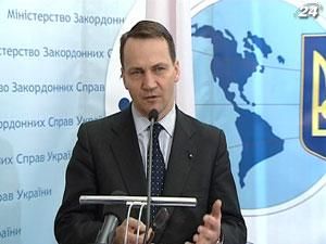 Сікорський: ЄС не має політичної волі ратифіковувати Угоду про асоціацію 
