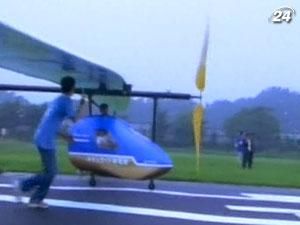 Літак на пальчикових батарейках здійснив рекордний політ Літак на пальчикових батарейках здійснив рекордний політ