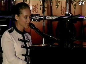 Вечірку напередодні "Греммі" приурочили вшануванню Уітні Х'юстон Вечірку напередодні "Греммі" приурочили вшануванню Уітні Х'юстон