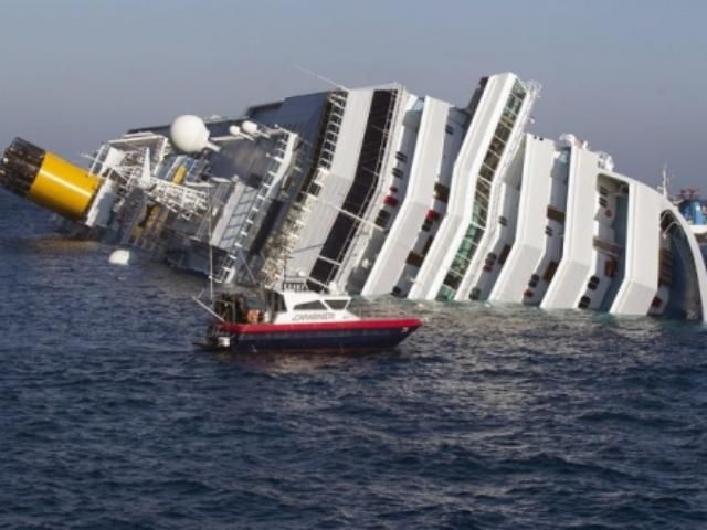 Із Costa Concordia викачують паливо