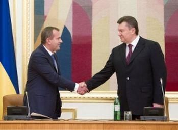 Янукович представил Клюева членам СНБО
