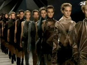 Фінальний день Нью-Йоркського тижня моди відбувся на день Св. Валентина Фінальний день Нью-Йоркського тижня моди відбувся на день Св. Валентина