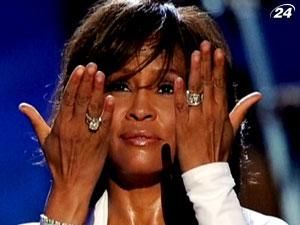 Полиция допросит врачей Хьюстон о медикаментах, которые она принимала Полиция допросит врачей Хьюстон о медикаментах, которые она принимала