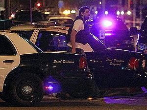 В Таможенной службе США коллеги начали стрелять друг в друга В Таможенной службе США коллеги начали стрелять друг в друга