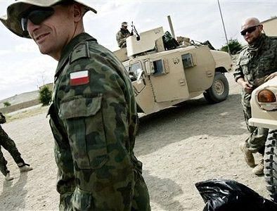 Україна витрачає на армію вп'ятеро менше за Польщу Україна витрачає на армію вп'ятеро менше за Польщу