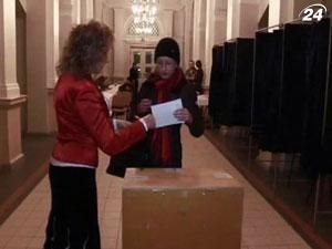 Большинство населения Латвии против референдума Большинство населения Латвии против референдума