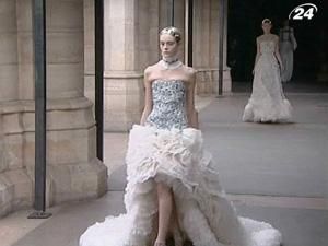 Для бренда Alexander McQueen свою коллекцию представила Бертон Для бренда Alexander McQueen свою коллекцию представила Бертон