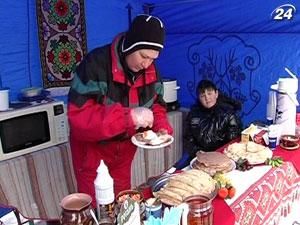 В Ужгороді народними гуляннями зустріли Масляну В Ужгороді народними гуляннями зустріли Масляну