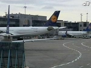 Працівники франкфуртського аеропорту знову страйкують
