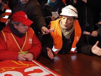 У Франції робітники захопили сталеварний завод У Франції робітники захопили сталеварний завод