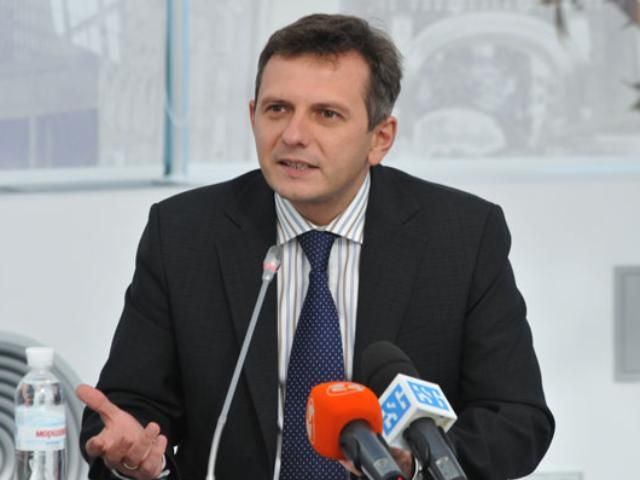 Експерт: НБУ буде важко стримувати стабільний курс гривні Експерт: НБУ буде важко стримувати стабільний курс гривні