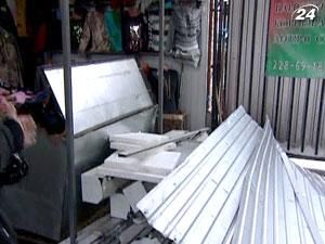 В столице демонтировали рынок "Юность" В столице демонтировали рынок "Юность"