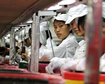 На заводе по производству iPhone подняли зарплату из-за массовых самоубийств