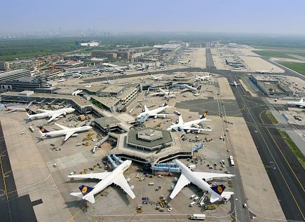 У Франкфуртському аеропорту вирішили страйкувати довше У Франкфуртському аеропорту вирішили страйкувати довше