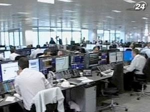 Британский банк Lloyds впервые в истории отбирает бонусы у руководителей Британский банк Lloyds впервые в истории отбирает бонусы у руководителей