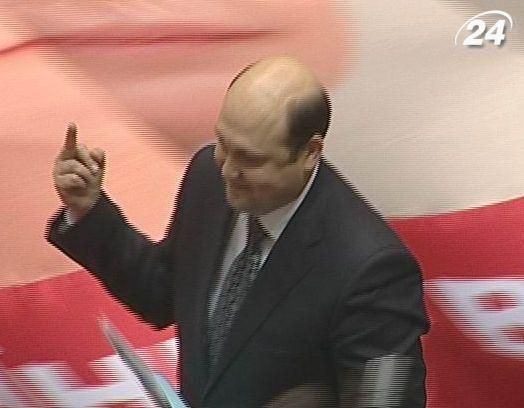 Парламент: БЮТовцы назвали Каплиенко "тушкой", а тот показал им средний палец Парламент: БЮТовцы назвали Каплиенко "тушкой", а тот показал им средний палец