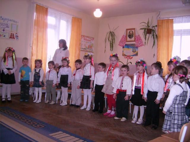 Депутаты хотят давать родителям тысячу гривен на няню Депутаты хотят давать родителям тысячу гривен на няню