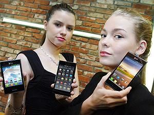 LG анонсировала три смартфона