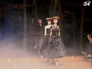 Сара Бертон презентує другу лінію бренду Alexander McQueen Сара Бертон презентує другу лінію бренду Alexander McQueen