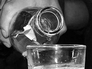 Минфин предложит увеличить стоимость водки до 33 гривен за бутылку
