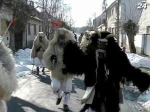 В Угорщині на фестивалі проганяли зиму В Угорщині на фестивалі проганяли зиму