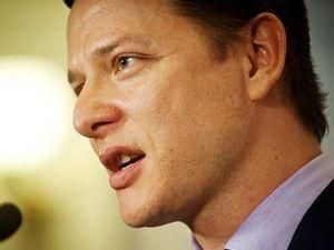 Ляшко виставив свій телефон на аукціон Ляшко виставив свій телефон на аукціон