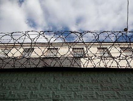 Тюремники кажуть, що Тимошенко знову відмовилась здавати кров Тюремники кажуть, що Тимошенко знову відмовилась здавати кров