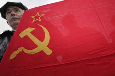 Донецькі депутати відмовились говорити про червоний прапор на 9 травня