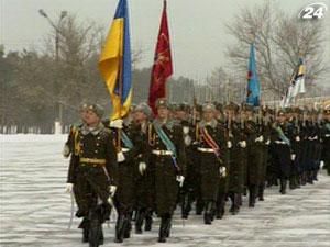 В Украине массово празднуют День защитника Отечества