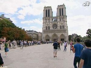 В Соборе Парижской Богоматери устанавливают новые колокола