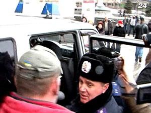 За презервативы с изображением Президента задержали 4 человек За презервативы с изображением Президента задержали 4 человек