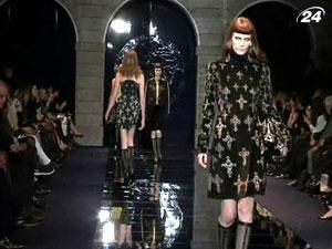 Донателла Версаче презентувала нову колекцію осінь-зима 2012 Донателла Версаче презентувала нову колекцію осінь-зима 2012