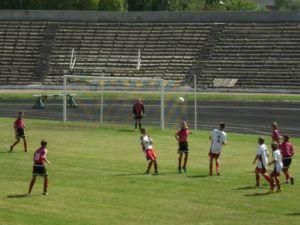 Українські стадіони випробовуватимуть школярі Українські стадіони випробовуватимуть школярі