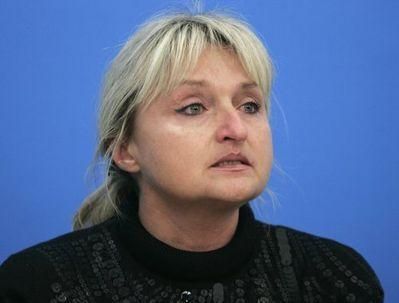 Сім'я Луценка не збирається їхати з України