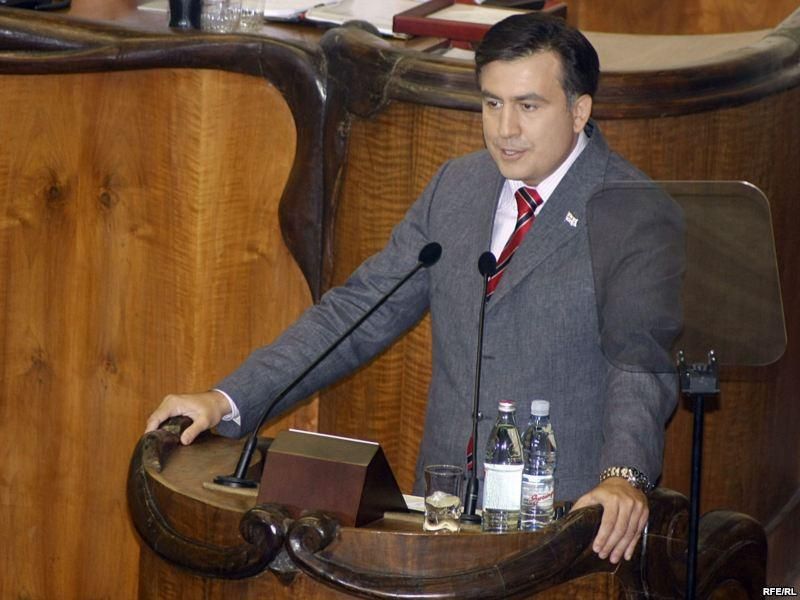 Саакашвили хочет отменить визовый режим с Россией Саакашвили хочет отменить визовый режим с Россией