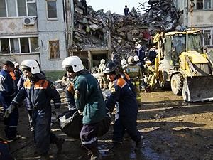 Астрахань: Тіло самогубця, через якого обвалився під’їзд, знайшли останнім