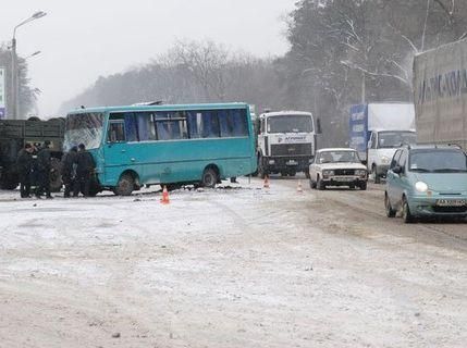 Біля Полтави правоохоронець врізався в маршрутку