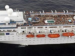 Из-за сильного течения эвакуация пассажиров с Costa Allegra откладывается Из-за сильного течения эвакуация пассажиров с Costa Allegra откладывается