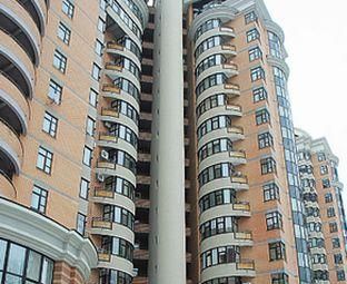 У Луценко могут конфисковать квартиру и три авто У Луценко могут конфисковать квартиру и три авто