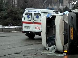 Запорожье: в ДТП один человек погиб, еще десять травмированы Запорожье: в ДТП один человек погиб, еще десять травмированы