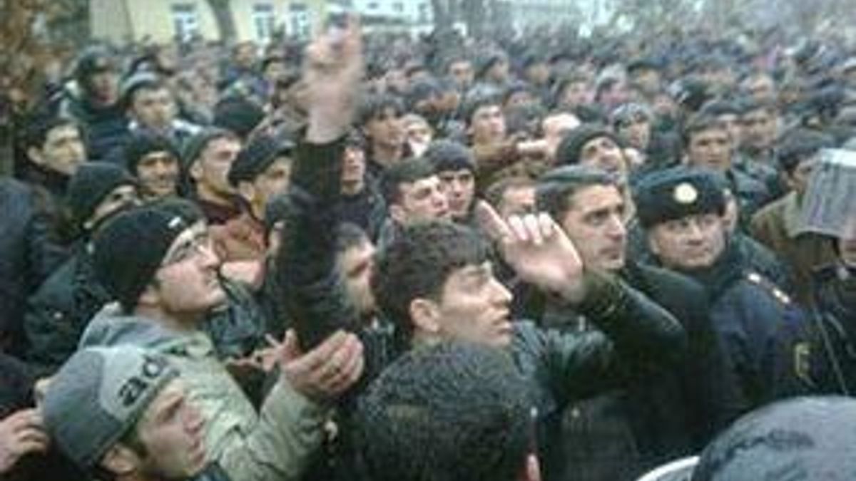 В Азербайджані учасники заворушень влаштовують підпали