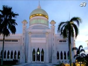 Бруней: громадяни народжуються з рахунком у банку на 20 тисяч доларів